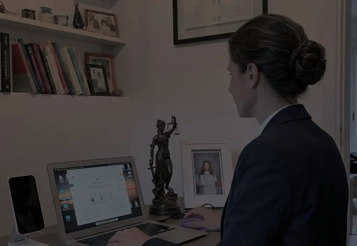 Estudio jurídico moderno con atención profesional